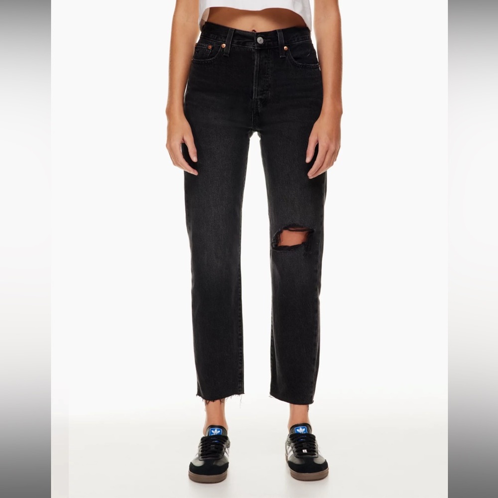 NWT!!! Levi’s Wedgie Straight Jean, black, size 27